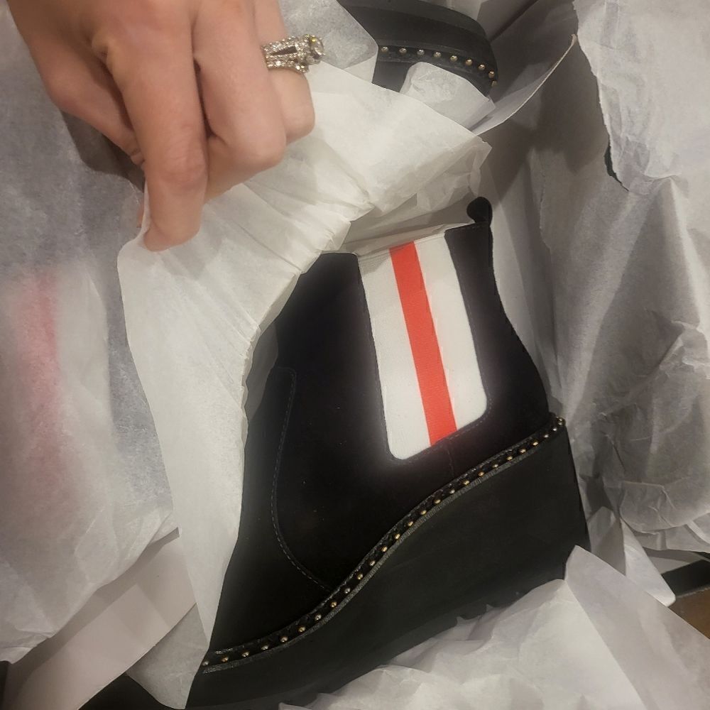 CECELIA NEW YORK Gemma Suede Boots in Black Suede Size 8.5 - Picture 6 of 8